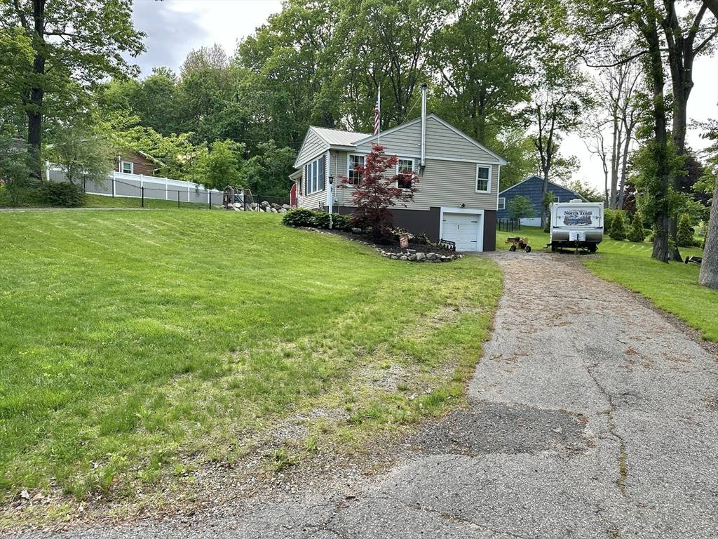 Rutland, MA 01543,5 Oakwood Rd.