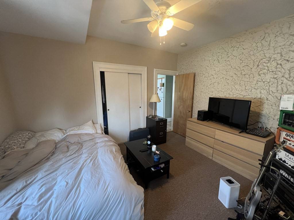 Medford, MA 02155,18 Webster St #2
