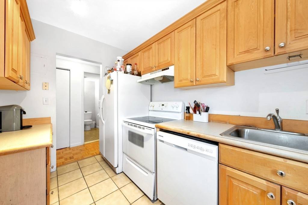Brookline, MA 02446,100 Marion #33