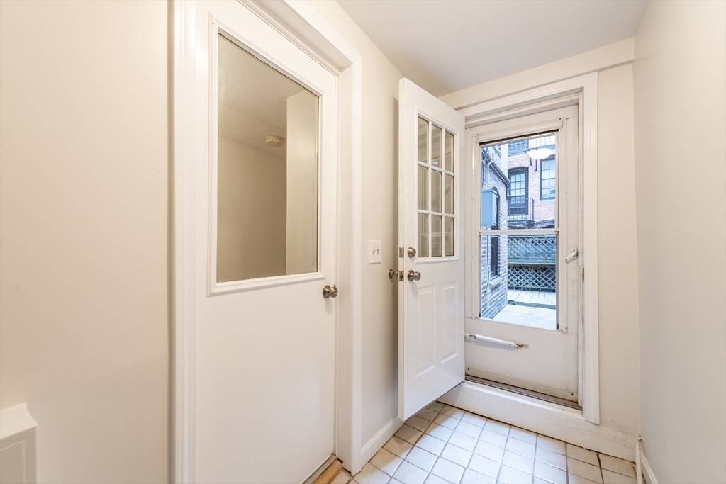 9 Hancock St #1 Boston, MA 02114