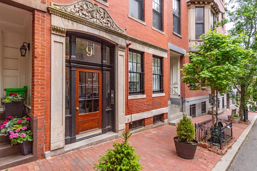 9 Hancock St #1 Boston, MA 02114