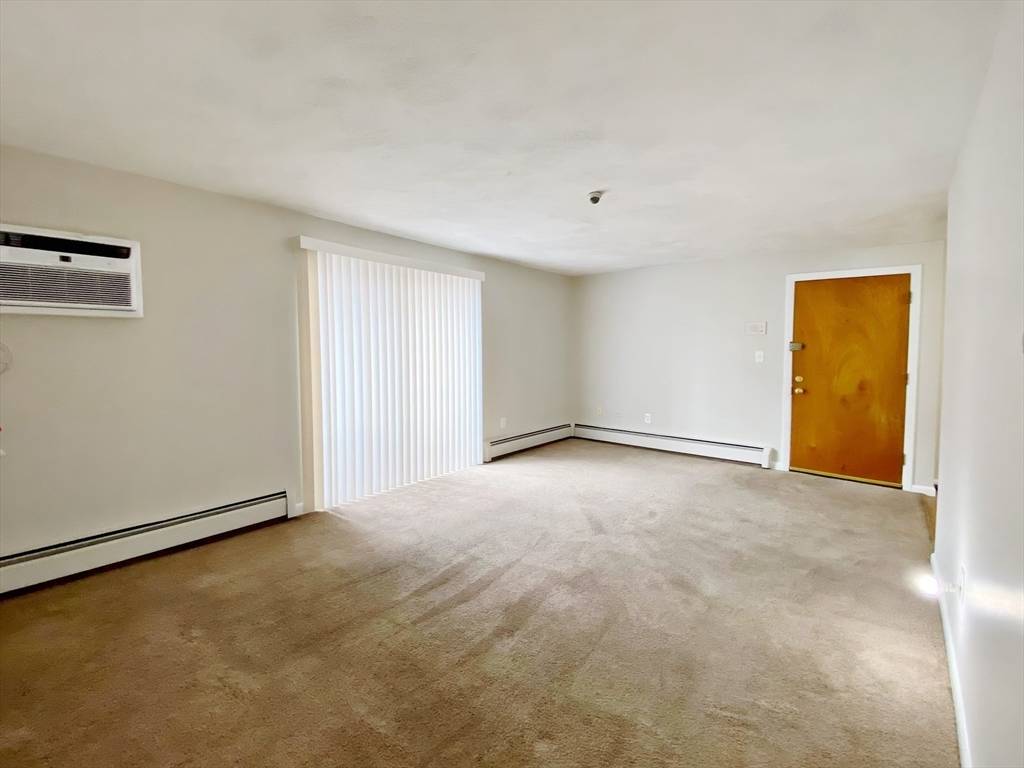 Malden, MA 02148,128 Salem Street #31