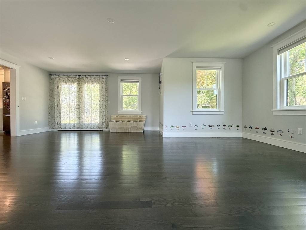 Lexington, MA 02421,8 Briggs Rd