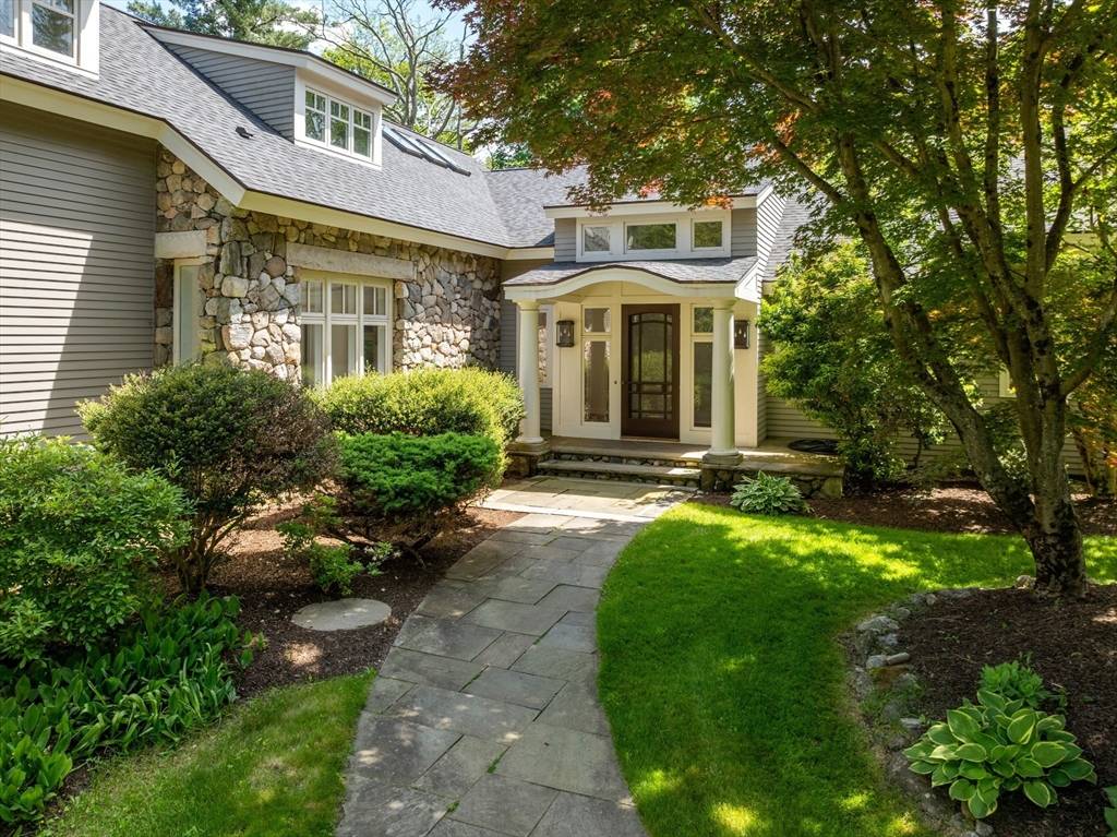 Weston, MA 02493,423 Concord Road