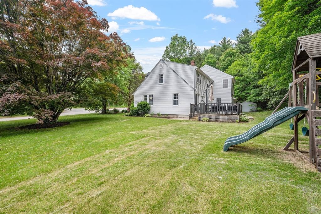 Sutton, MA 01590,8 Dudley Road