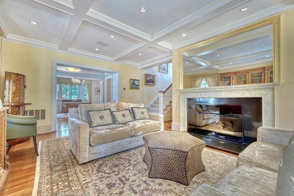 Winchester, MA 01890,10 Sheffield Road