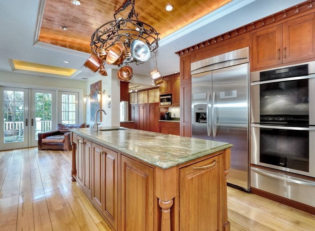 Winchester, MA 01890,10 Sheffield Road