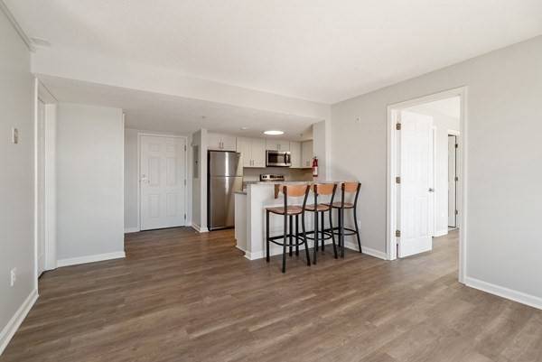 Westfield, MA 01085,38 Thomas St #202