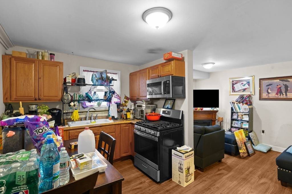 Fall River, MA 02720,399 Bank St
