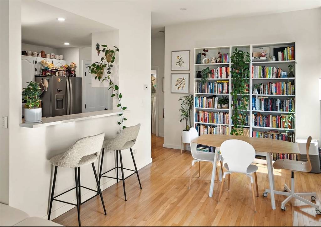 Boston, MA 02118,30-34 E Concord Street #24