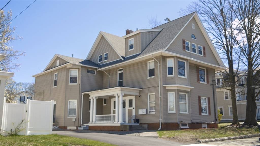 Pawtucket, RI 02860,186 Summit St