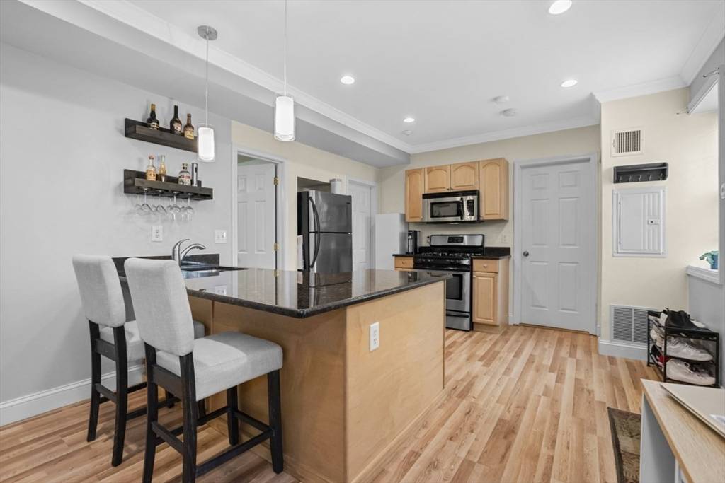 Wakefield, MA 01880,11 Columbia Road #2
