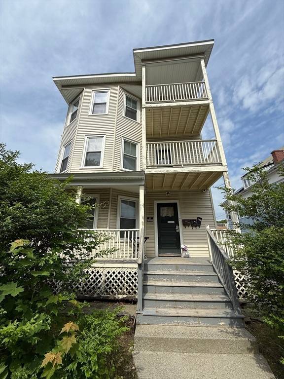 Worcester, MA 01609,7 & 7.5 Hudson Street