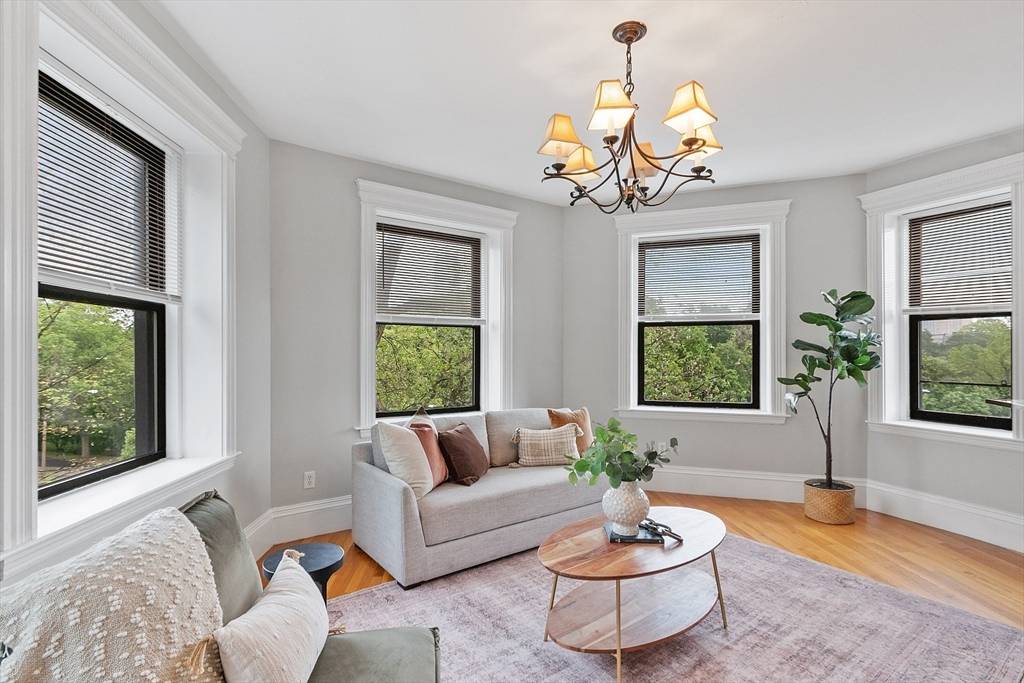 Boston, MA 02215,51 Park Drive #22