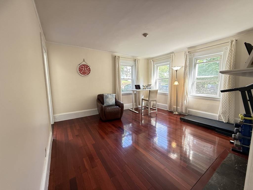 Newton, MA 02462,581 Grove St