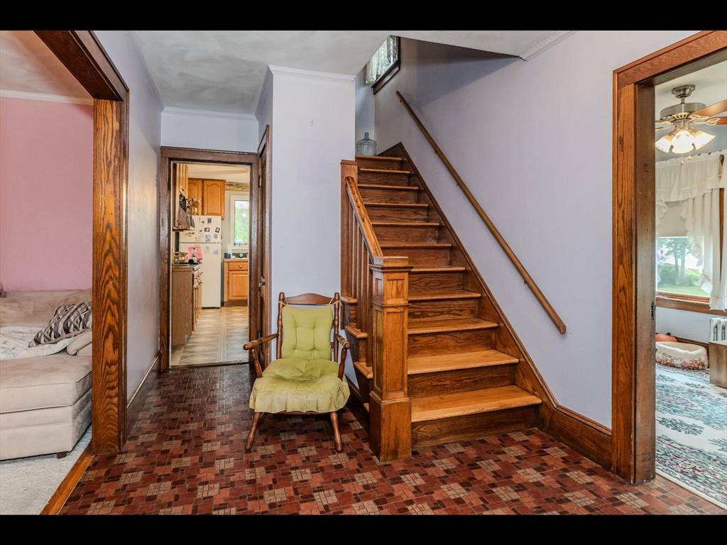 East Longmeadow, MA 01028,17A Elizabeth St