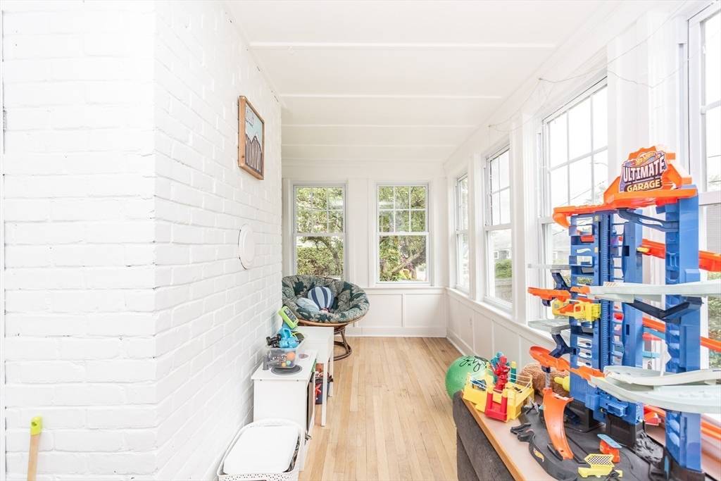 868 Brayton Ave Somerset, MA 02726