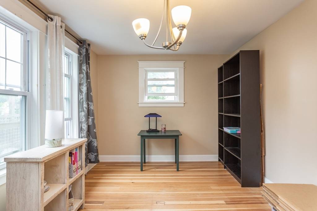 868 Brayton Ave Somerset, MA 02726