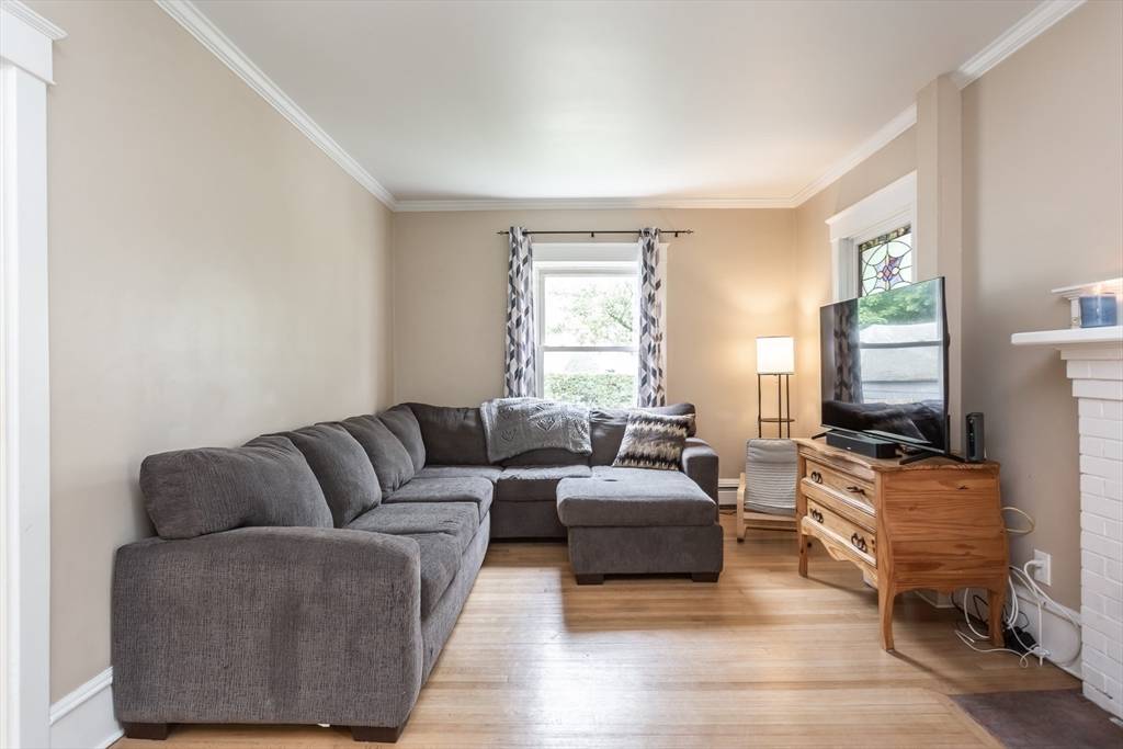 868 Brayton Ave Somerset, MA 02726