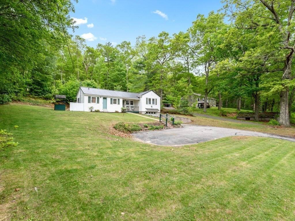 Uxbridge, MA 01569,453 Mendon St