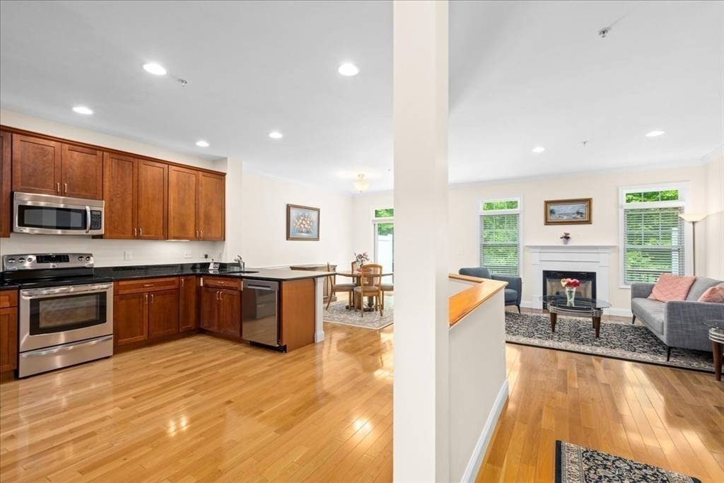 Grafton, MA 01536,64 Lincoln Lane #64
