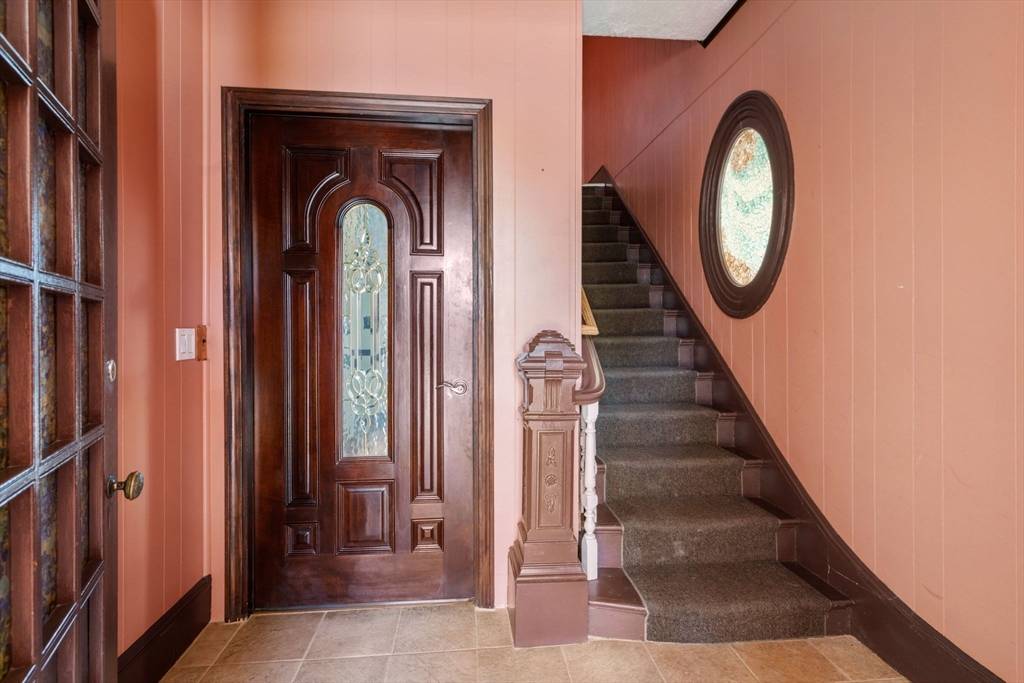 Newton, MA 02460,75 Walker Street #1