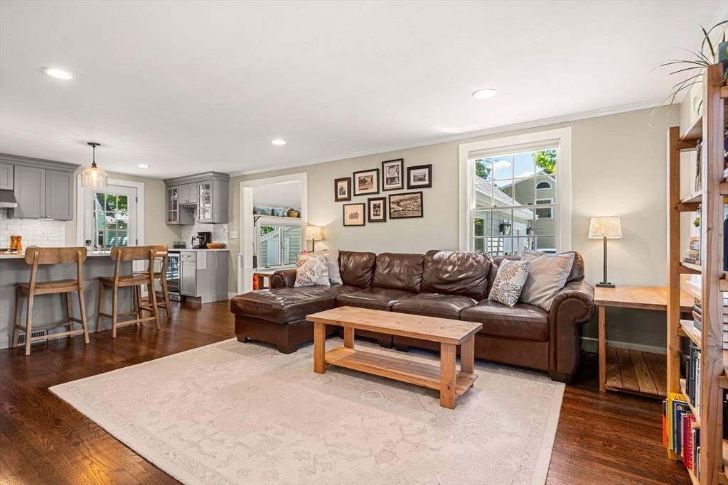 Wenham, MA 01984,11 Bruce Ln