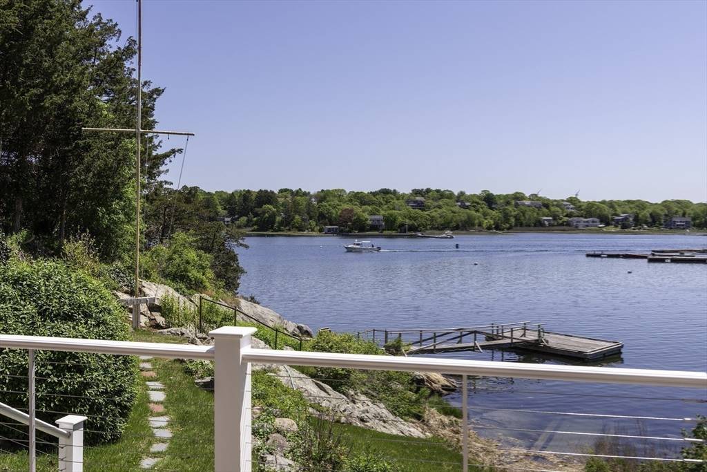 Gloucester, MA 01930,7 Cove Way