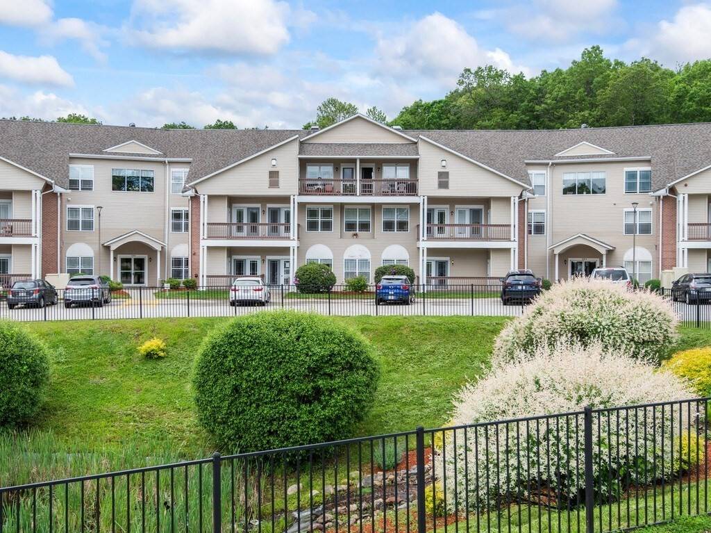 Holden, MA 01520,218 Reservoir St #211