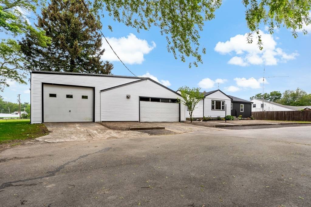 Westport, MA 02790,23 Donna St