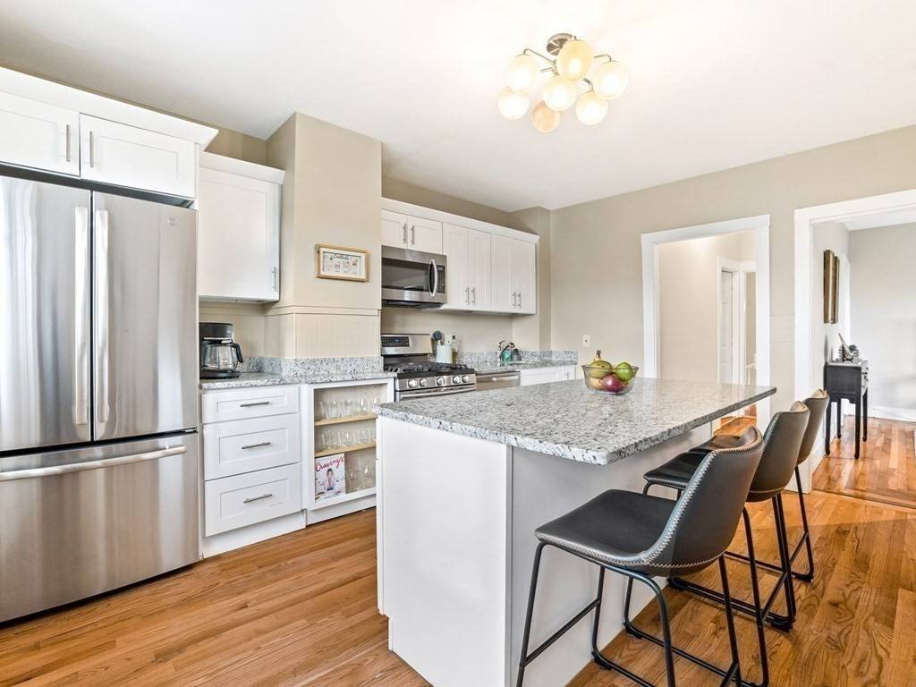 Somerville, MA 02143,30 Putnam St #2