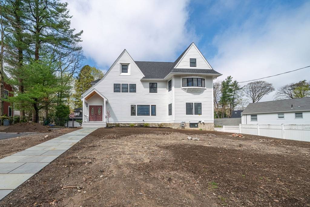 Newton, MA 02468,653 Chestnut St