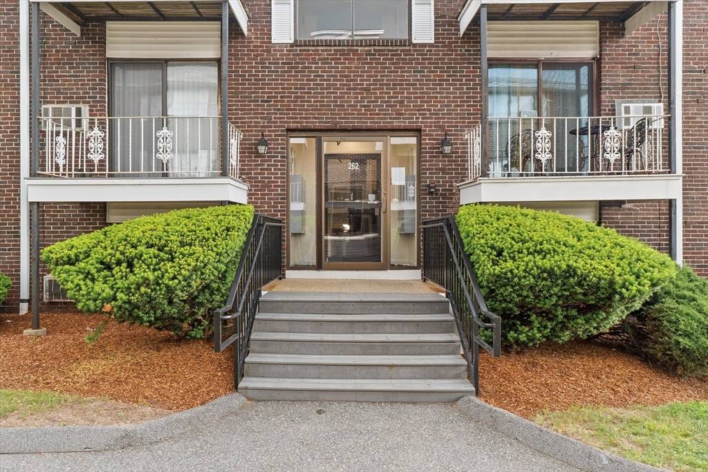 Lawrence, MA 01841,262 East Haverhill St #17