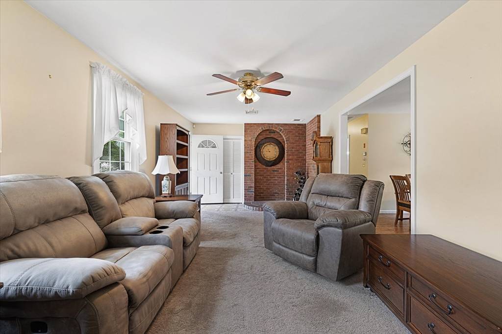 Spencer, MA 01562,9 Treadwell Terrace
