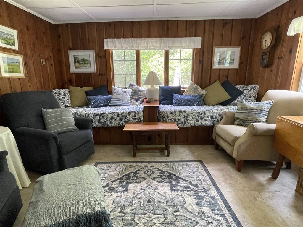 Mattapoisett, MA 02739,7 Laurel St