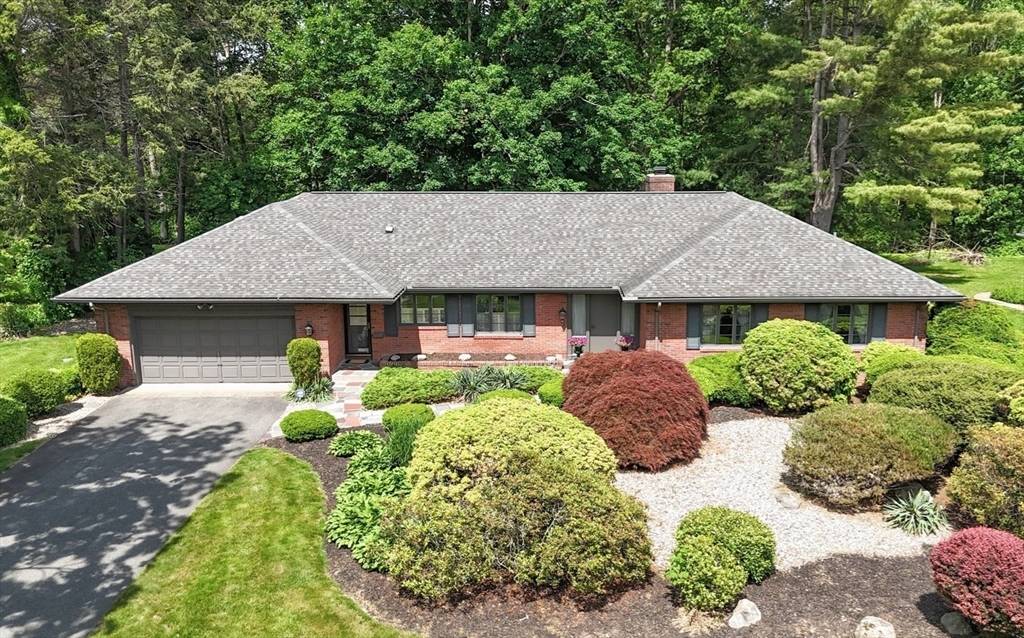 Longmeadow, MA 01106,104 Wheel Meadow Dr