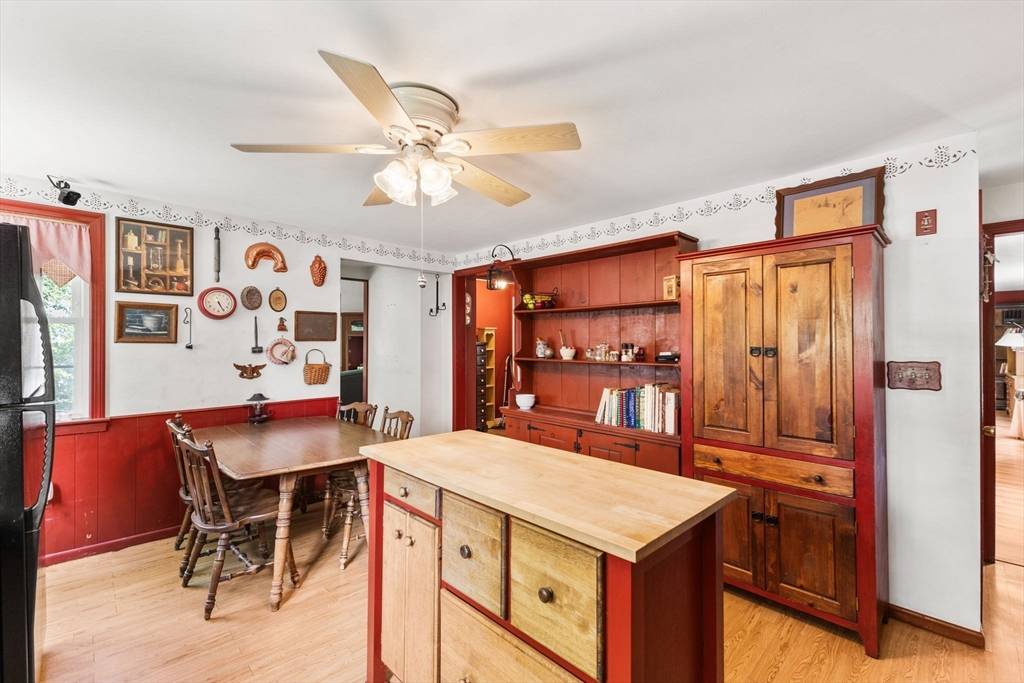 29 Saddle Dr Bridgewater, MA 02324