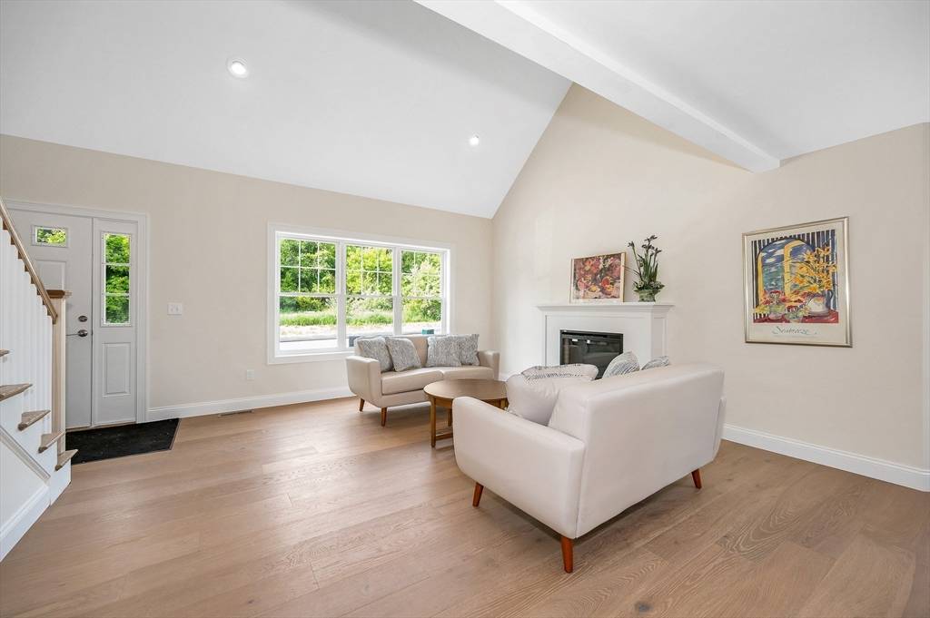 Dracut, MA 01826,3 Louis Farm Road #3