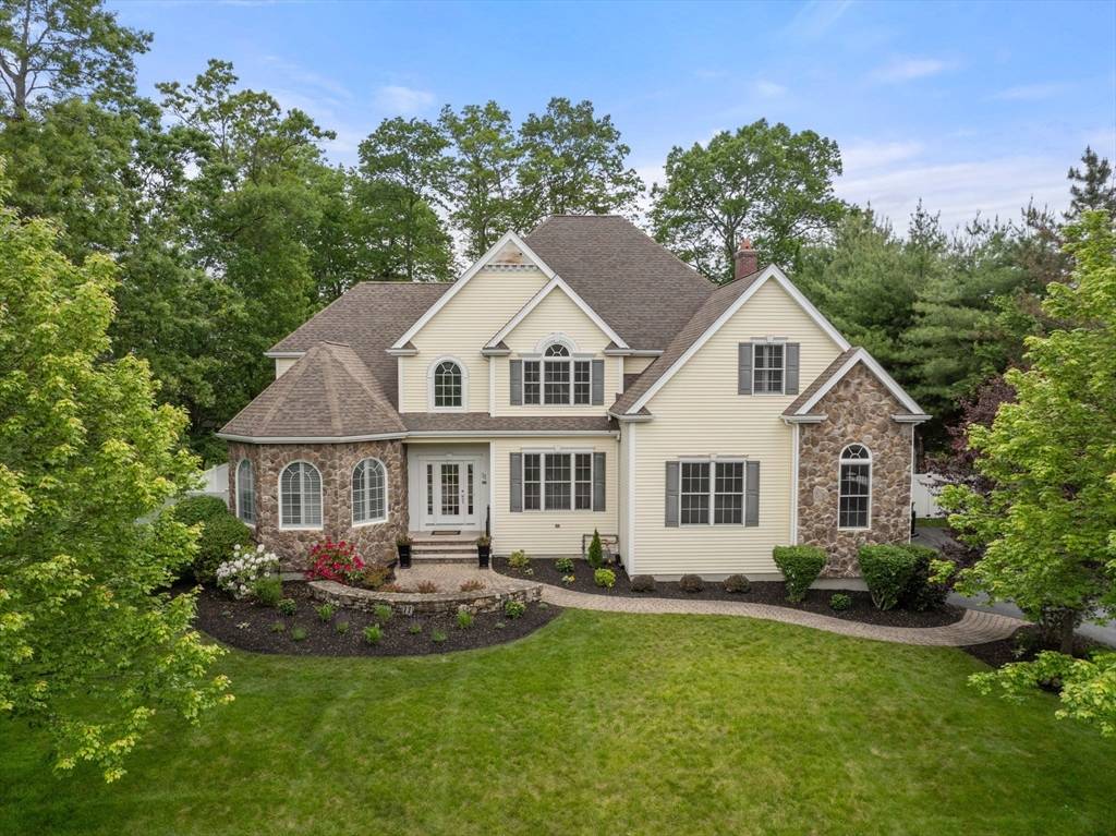 North Attleboro, MA 02760,11 Constance Way