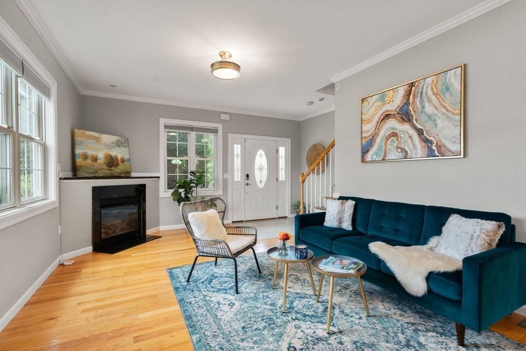Newton, MA 02459,368 Boylston St #A
