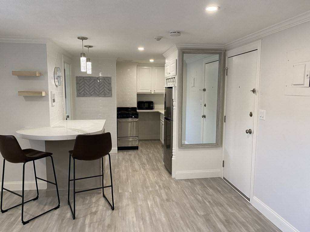 Needham, MA 02492,210 Hillside Ave #37