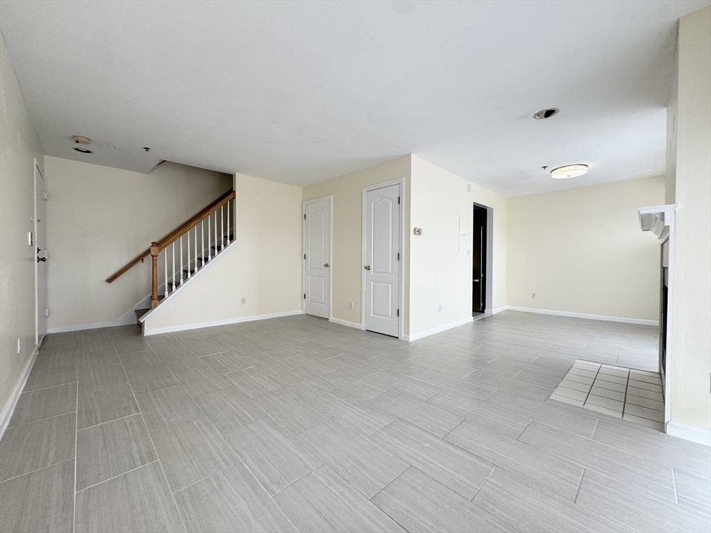 Quincy, MA 02169,200 Falls Blvd #G302