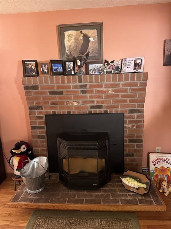 Gardner, MA 01440,37 Teaberry Ln