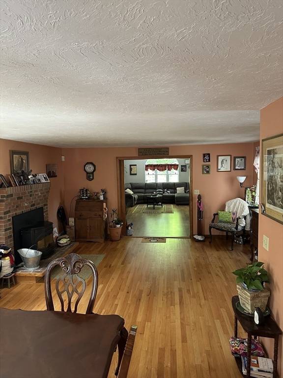 Gardner, MA 01440,37 Teaberry Ln