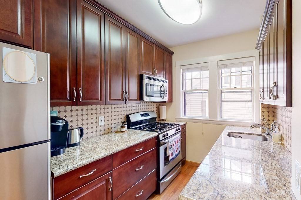 Cambridge, MA 02138,34 Ash St #204