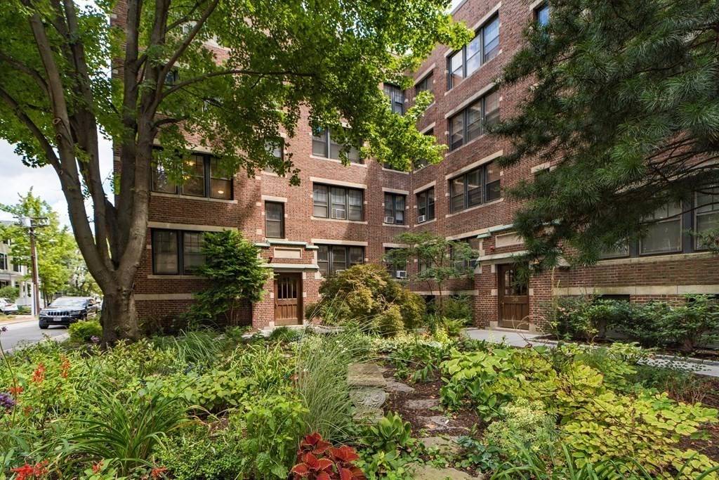 Cambridge, MA 02138,34 Ash St #204