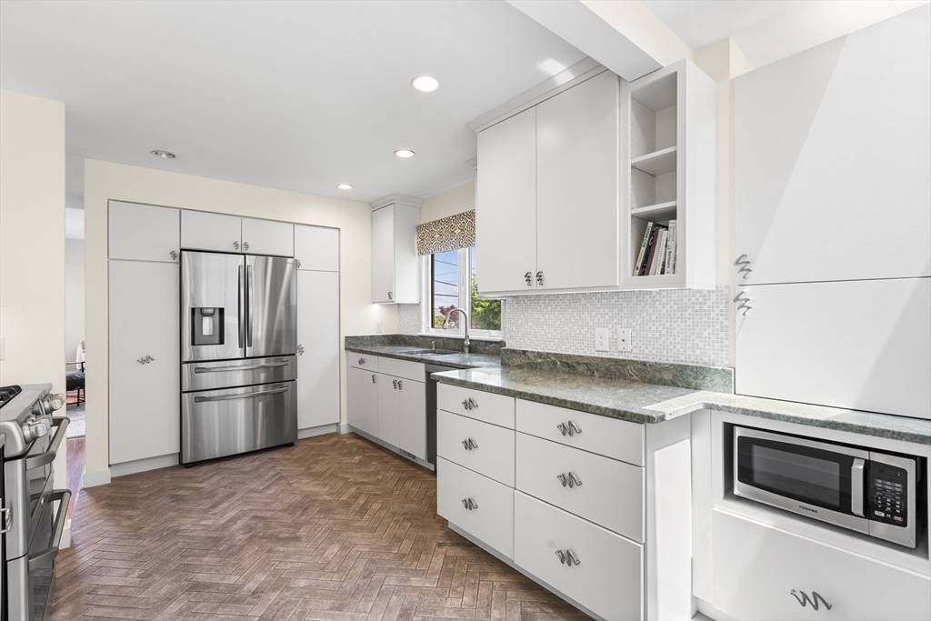 10 Prospect Ave Hull, MA 02045