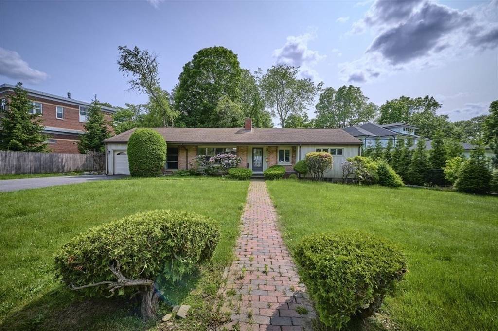 Newton, MA 02459,10 Nahanton St