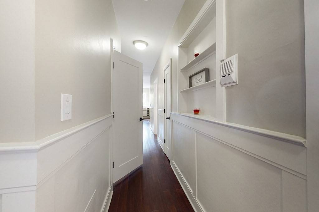 Brookline, MA 02445,1834 Beacon St #16