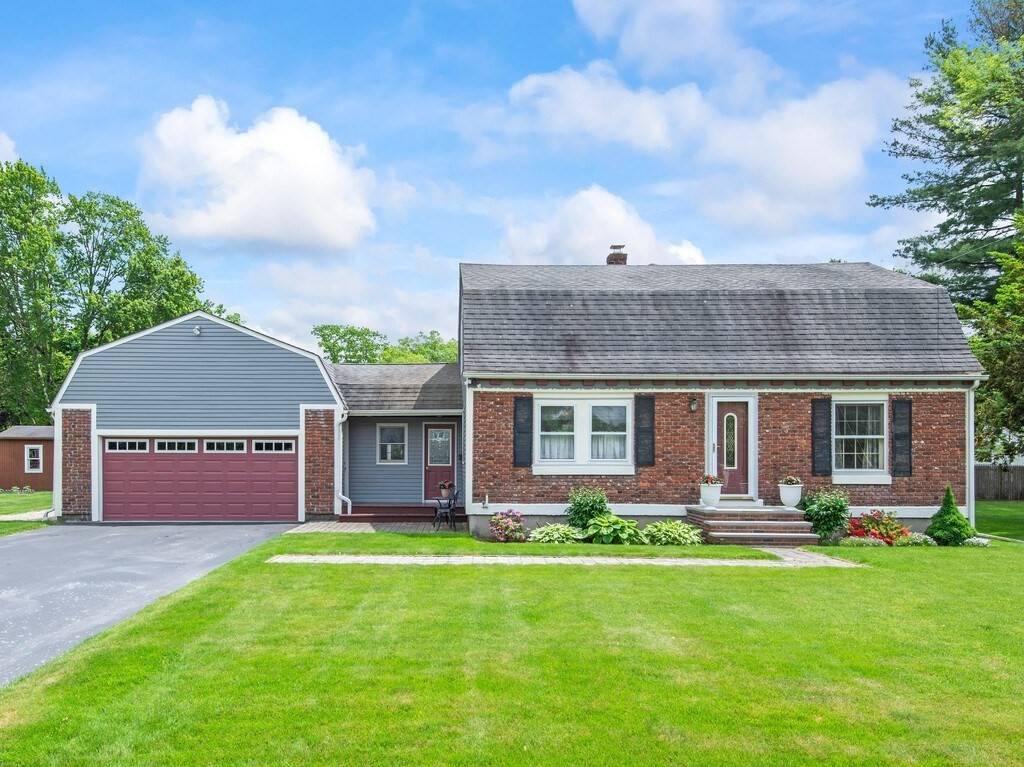 Oxford, MA 01540,61 Locust Street